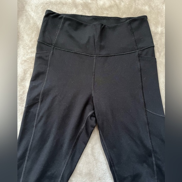 Victoria’s Secret Sport Leggings - with pockets - Picture 2 of 6